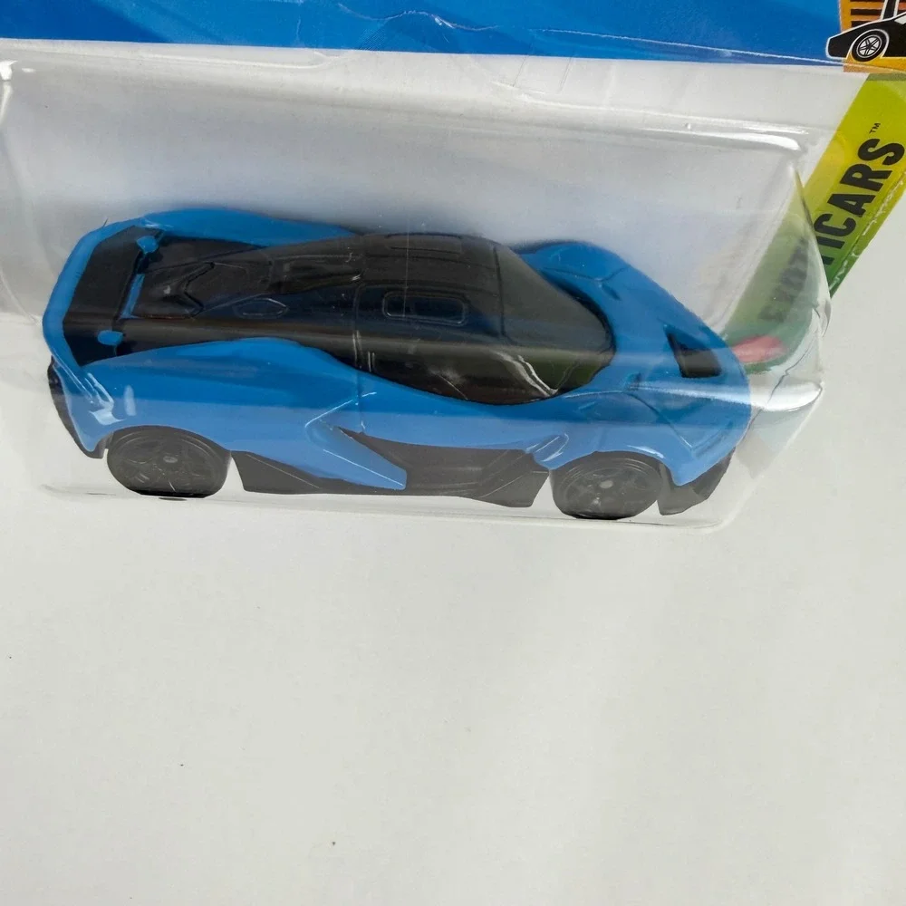 Hot Wheels McLaren W1 Blue 2025 HW Exotics 5/10 74/250 Diecast Car‎ 1:64 Mattel